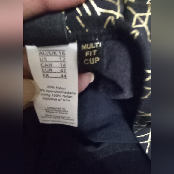 SWIMSUIT - Picture 3 of 5